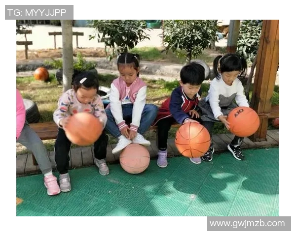 足球明星子女的可爱瞬间大揭秘，看看他们的童年生活与父母的光辉岁月